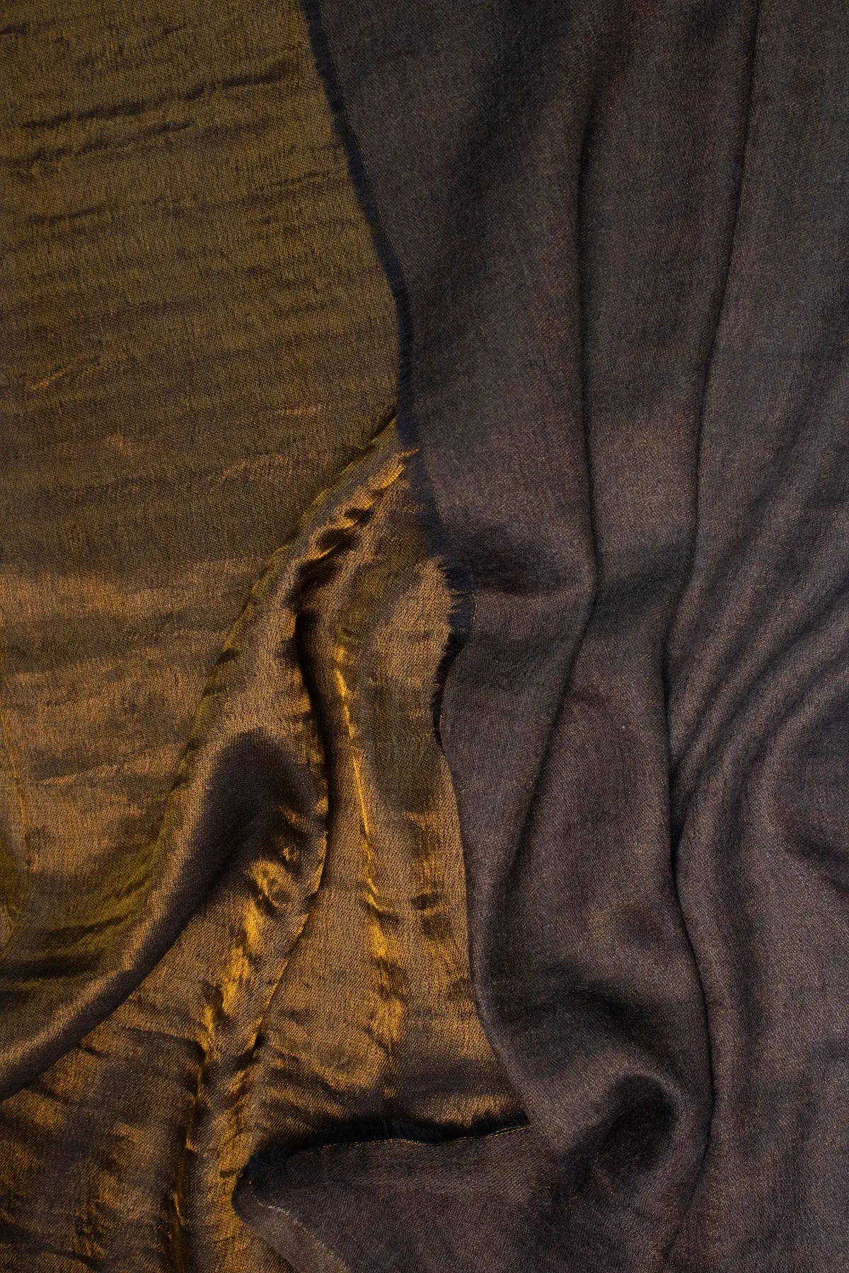 Vira Cashmere Fine Wool Zari GoldenChoclete Brown Reversible Stole, Size-70x200cm (5).webp