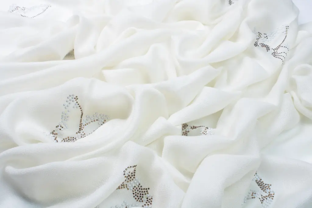 Vira Cashmere Fine Wool Butterfly Booti Allover Stole (5).webp