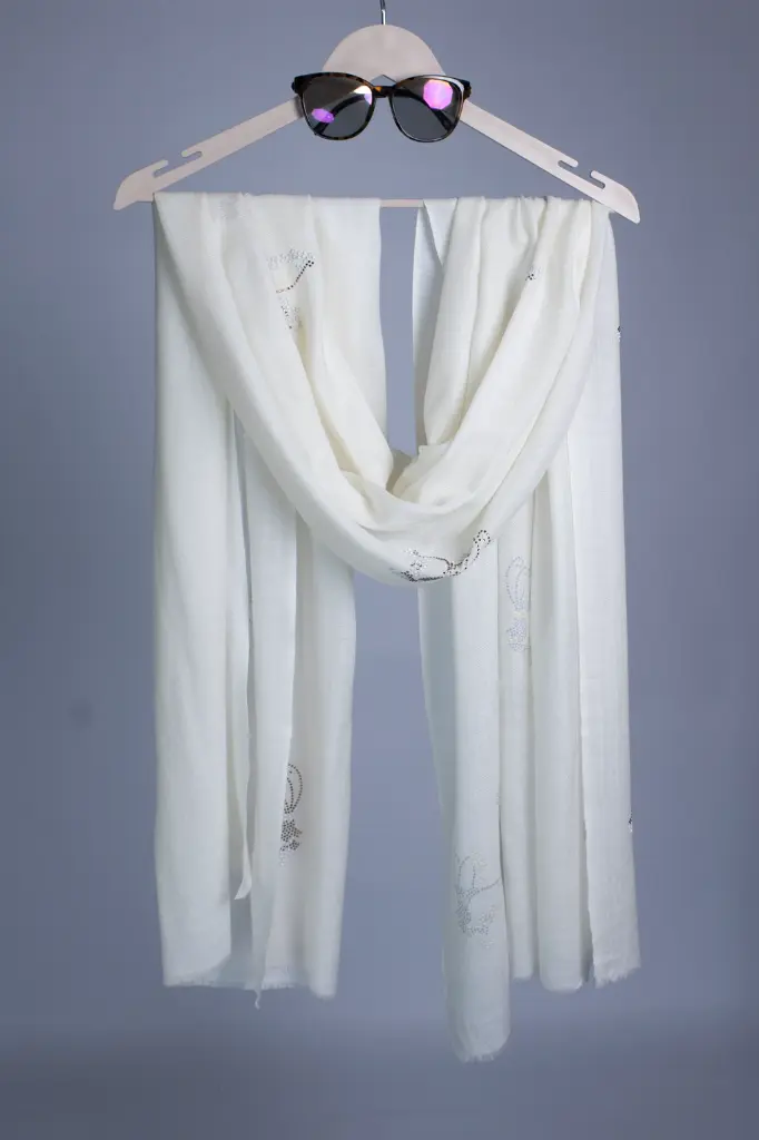 Vira Cashmere Fine Wool Butterfly Booti Allover Stole (3).webp
