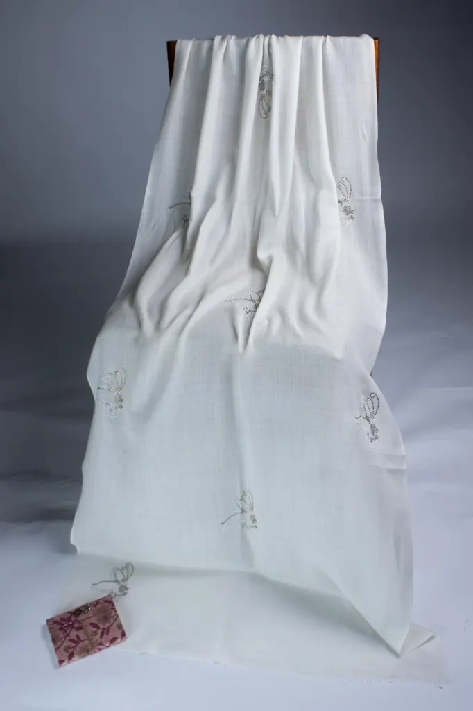 Vira Cashmere Fine Wool Butterfly Booti Allover Stole (2).webp