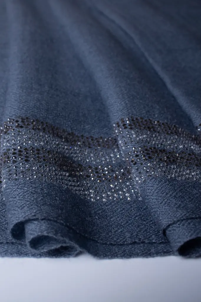 VIC-CFW-PB7030-70200-CGY (3).webp